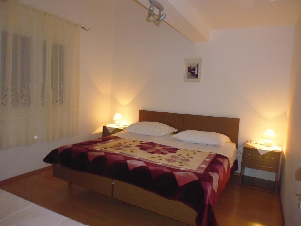 Apartments Jadranka Povile Novi Vinodolski Quarto foto
