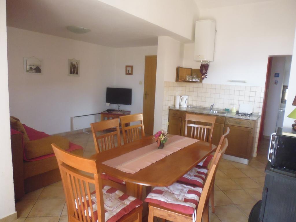 Apartments Jadranka Povile Novi Vinodolski Quarto foto
