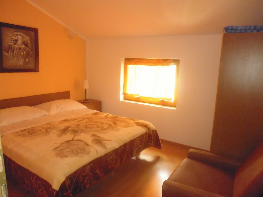 Apartments Jadranka Povile Novi Vinodolski Quarto foto