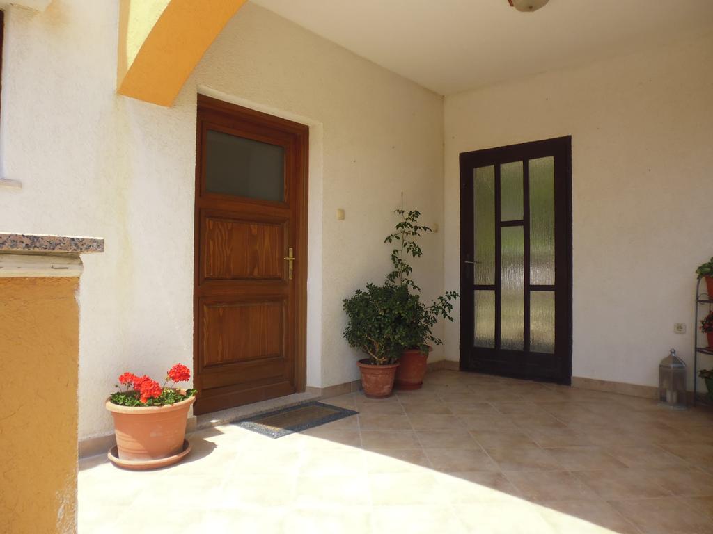 Apartments Jadranka Povile Novi Vinodolski Quarto foto
