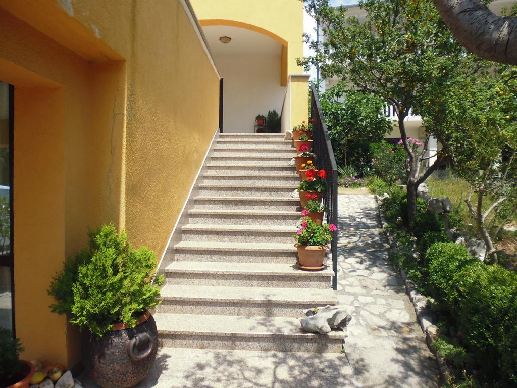 Apartments Jadranka Povile Novi Vinodolski Quarto foto