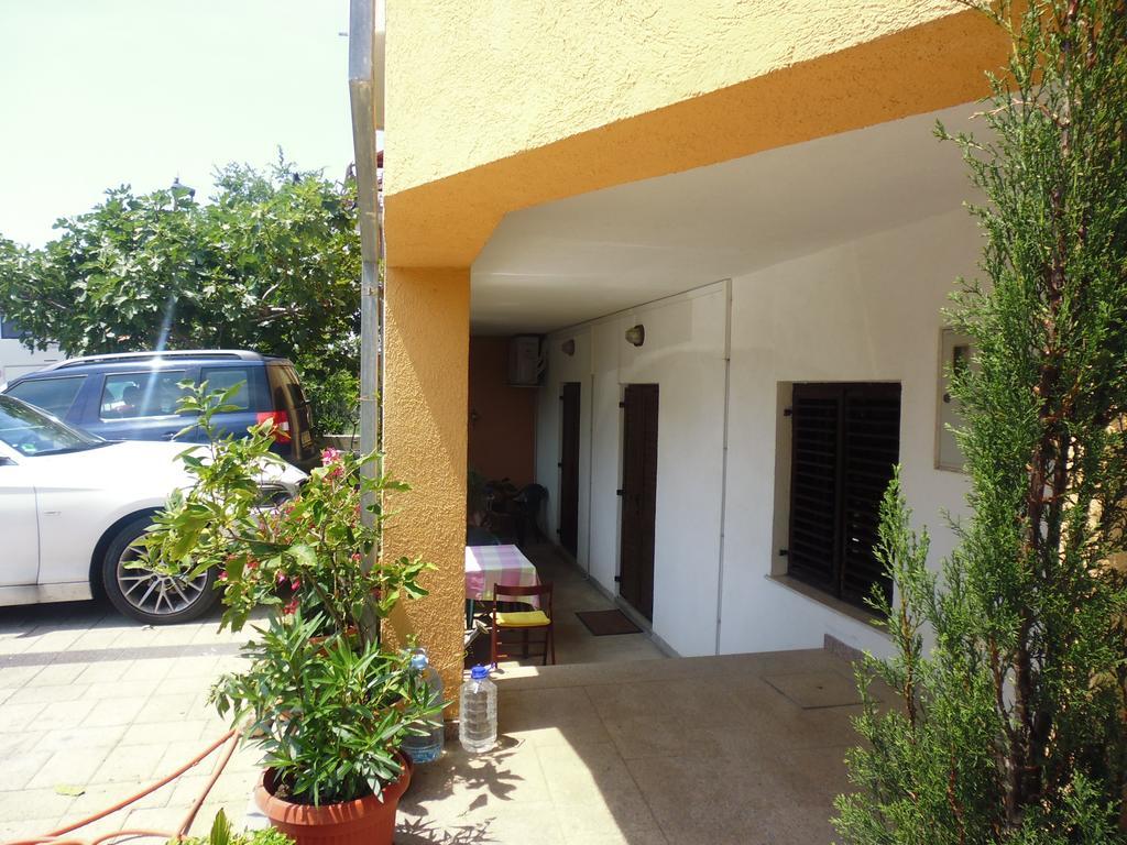Apartments Jadranka Povile Novi Vinodolski Quarto foto